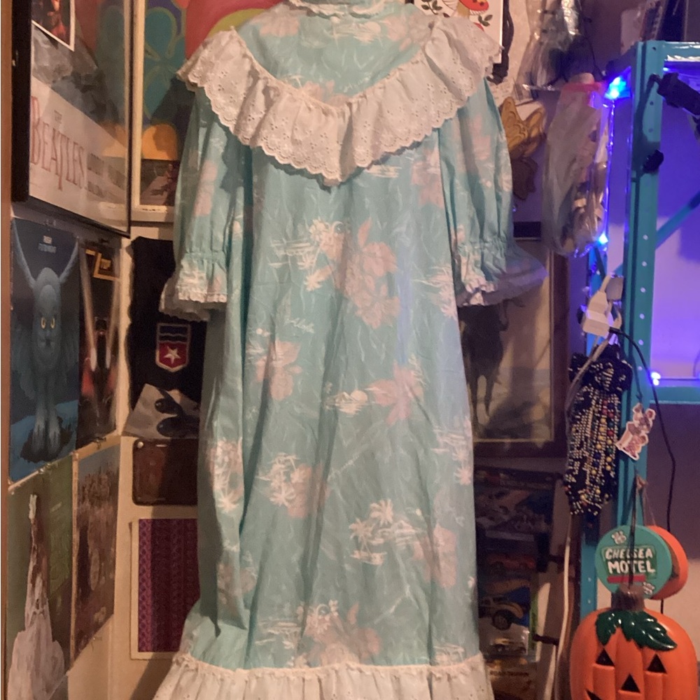 Vintage Blue Floral Hawaiian dress with Lace Trim